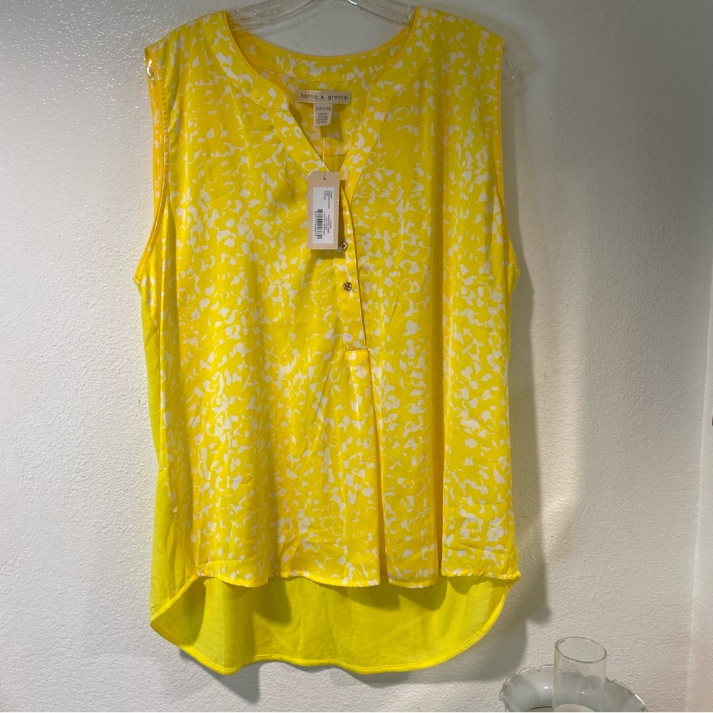 NWT Hanna & Gracie Yellow & white Sleeveless Top